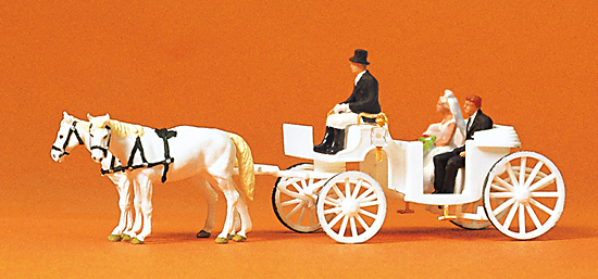 Wedding coach, open. Ready-made model<br /><a href='images/pictures/Preiser/75151.jpg' target='_blank'>Full size image</a>